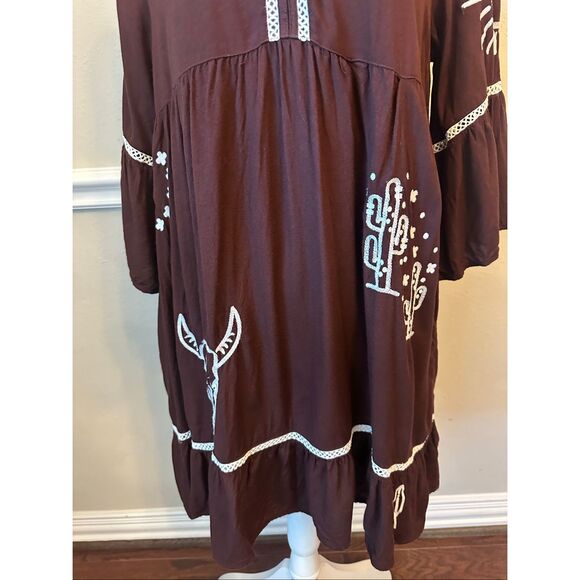 Women's Ariat Embroidered Stories Deep Mahogany Dress Size Medium - Picture 4 of 9